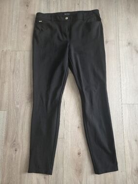 White House Black Market Black Skinny Leg Stretch Pants